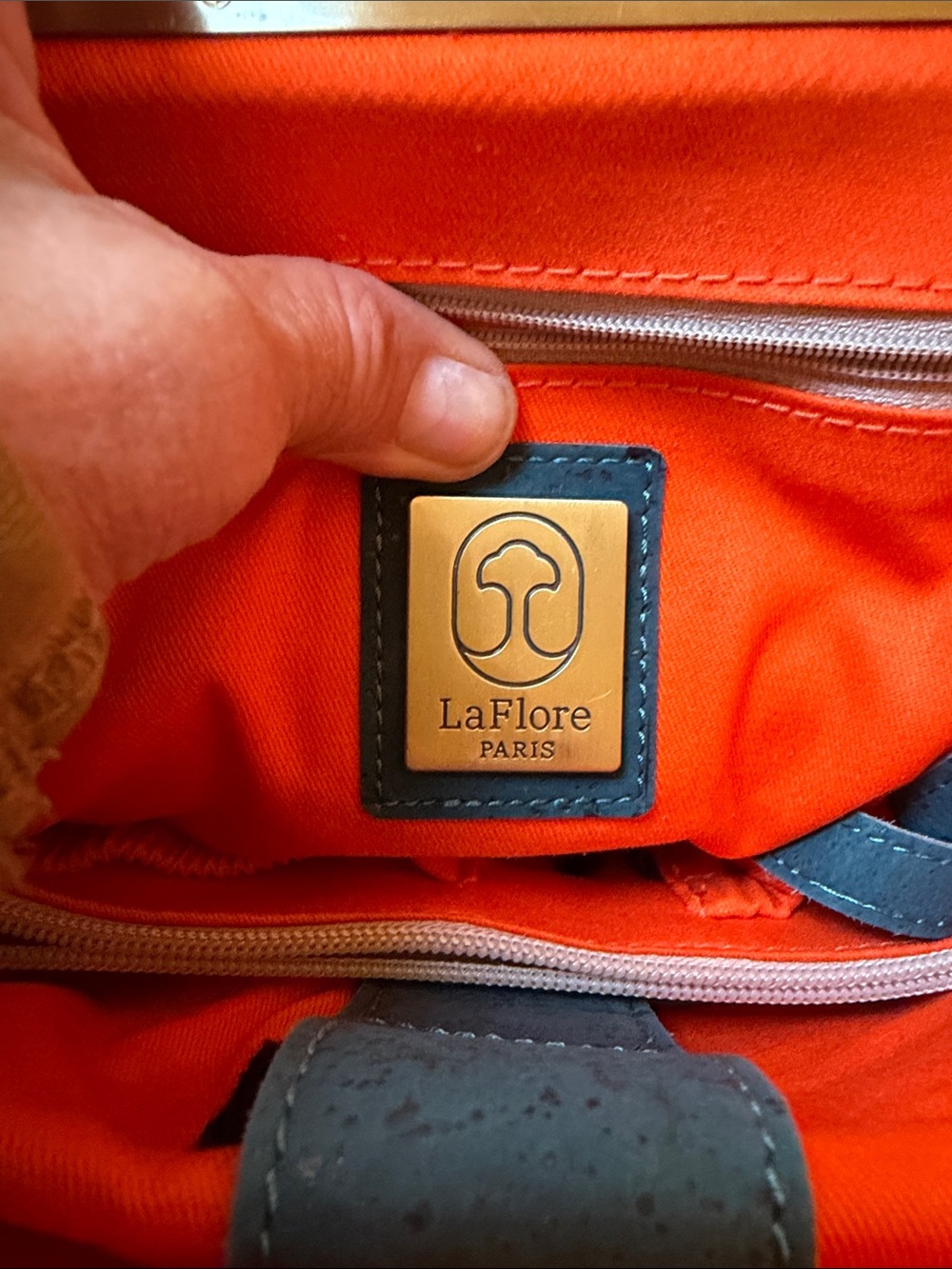 La Flore Bebebark purse / backpack NWOT - Picture 2 of 12